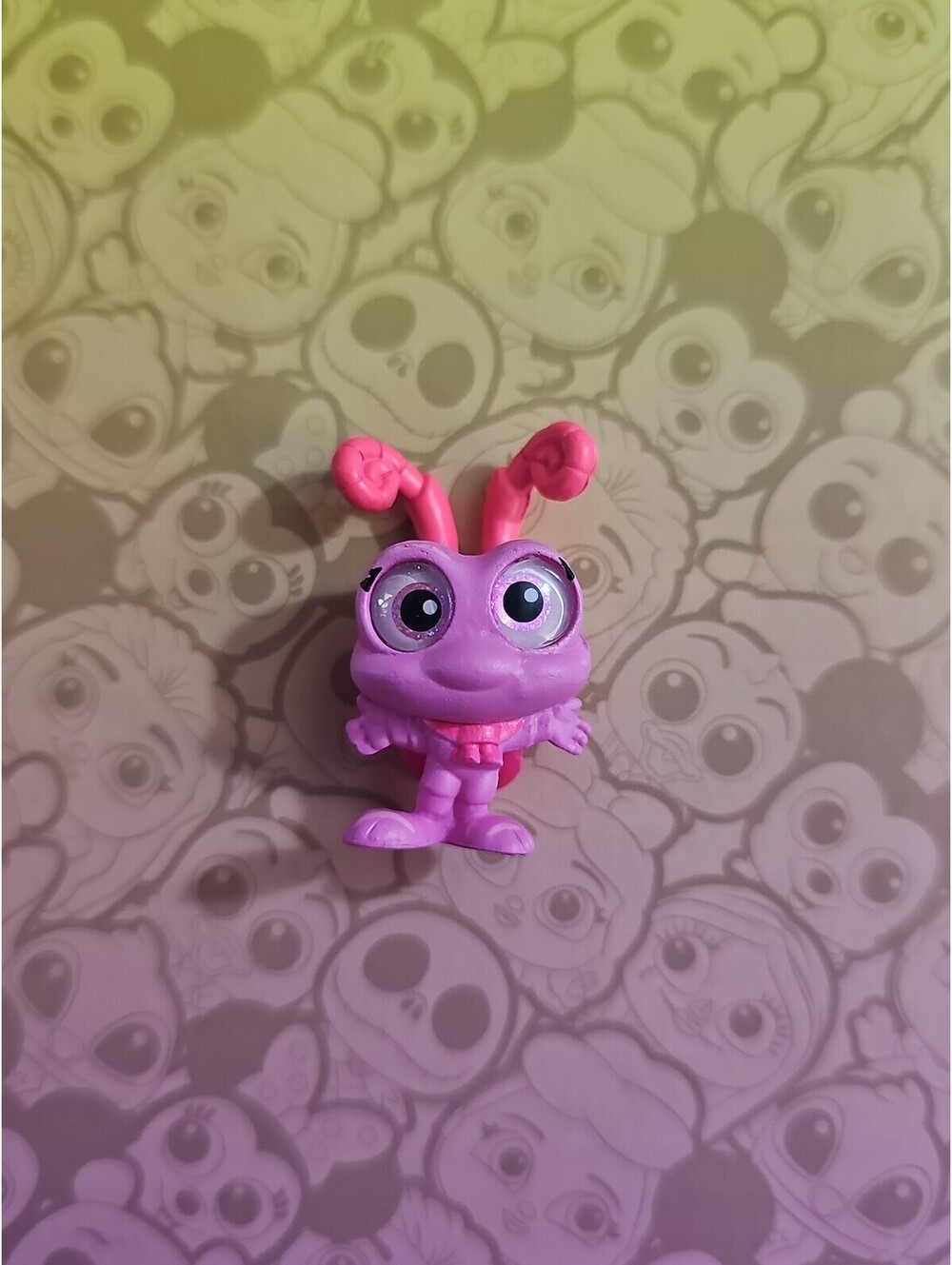 DISNEY DOORABLES NEON POP DOT